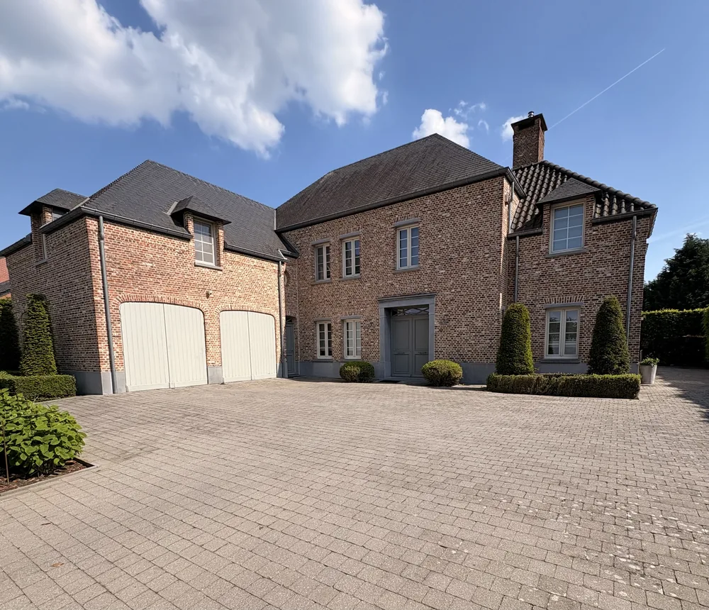 Riante villa in landelijke stijl Maasmechelen, ontwerp Francis Schellens
